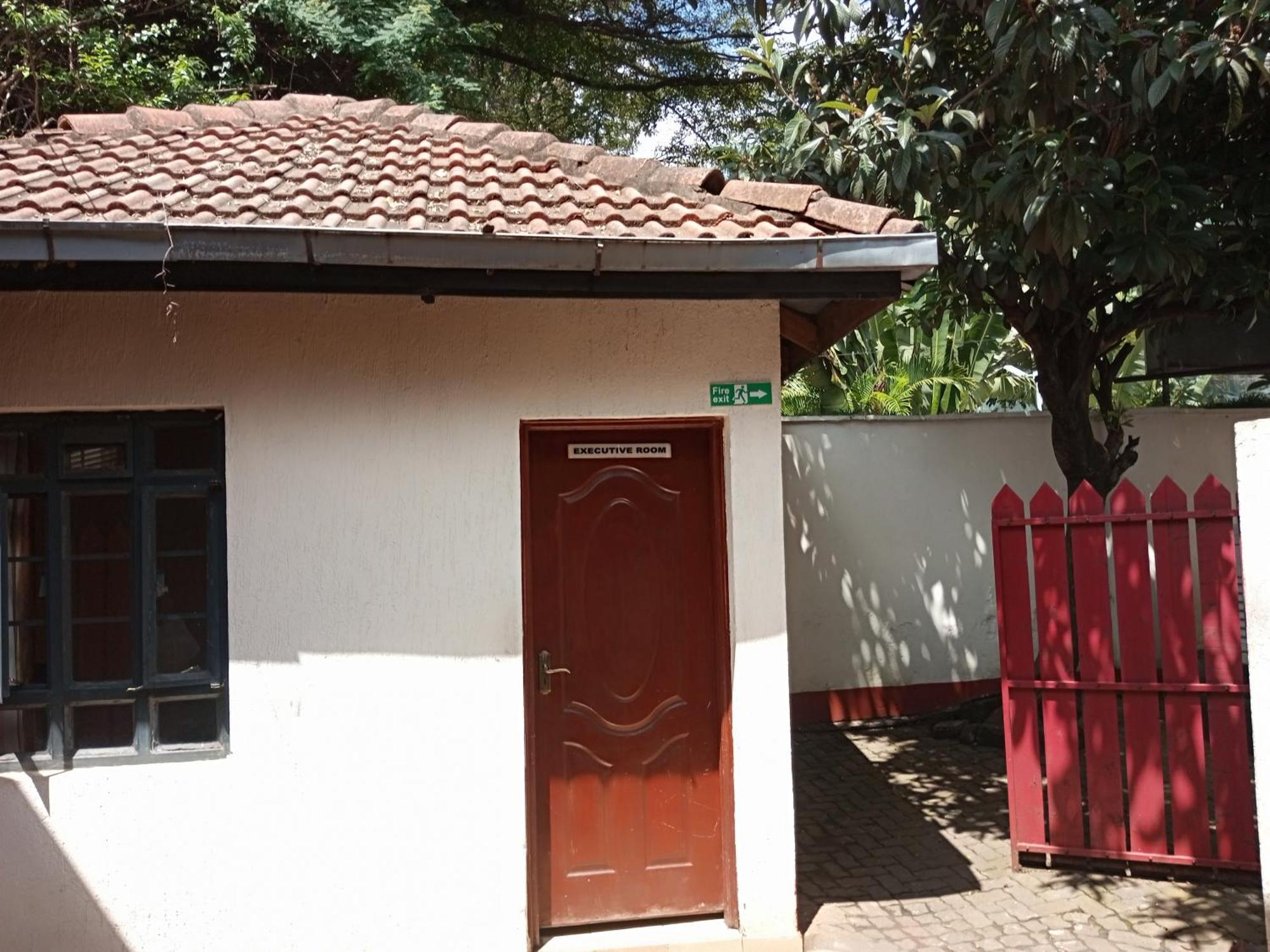 Fourth Parklands Hotel Nairobi Exterior photo