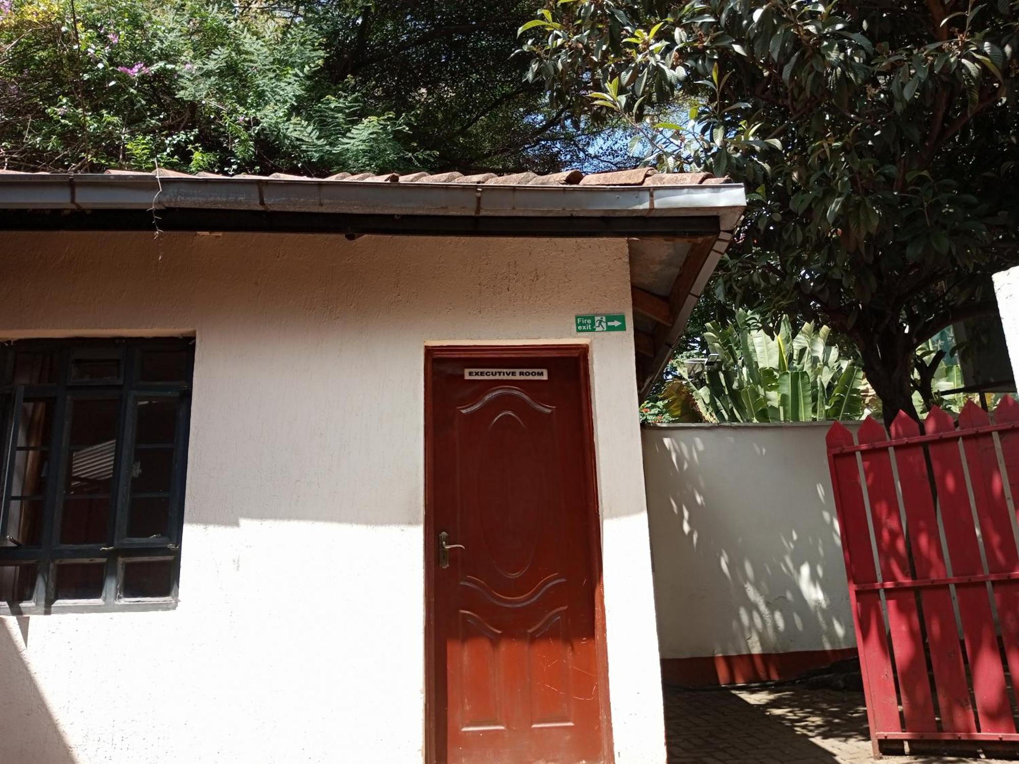Fourth Parklands Hotel Nairobi Exterior photo