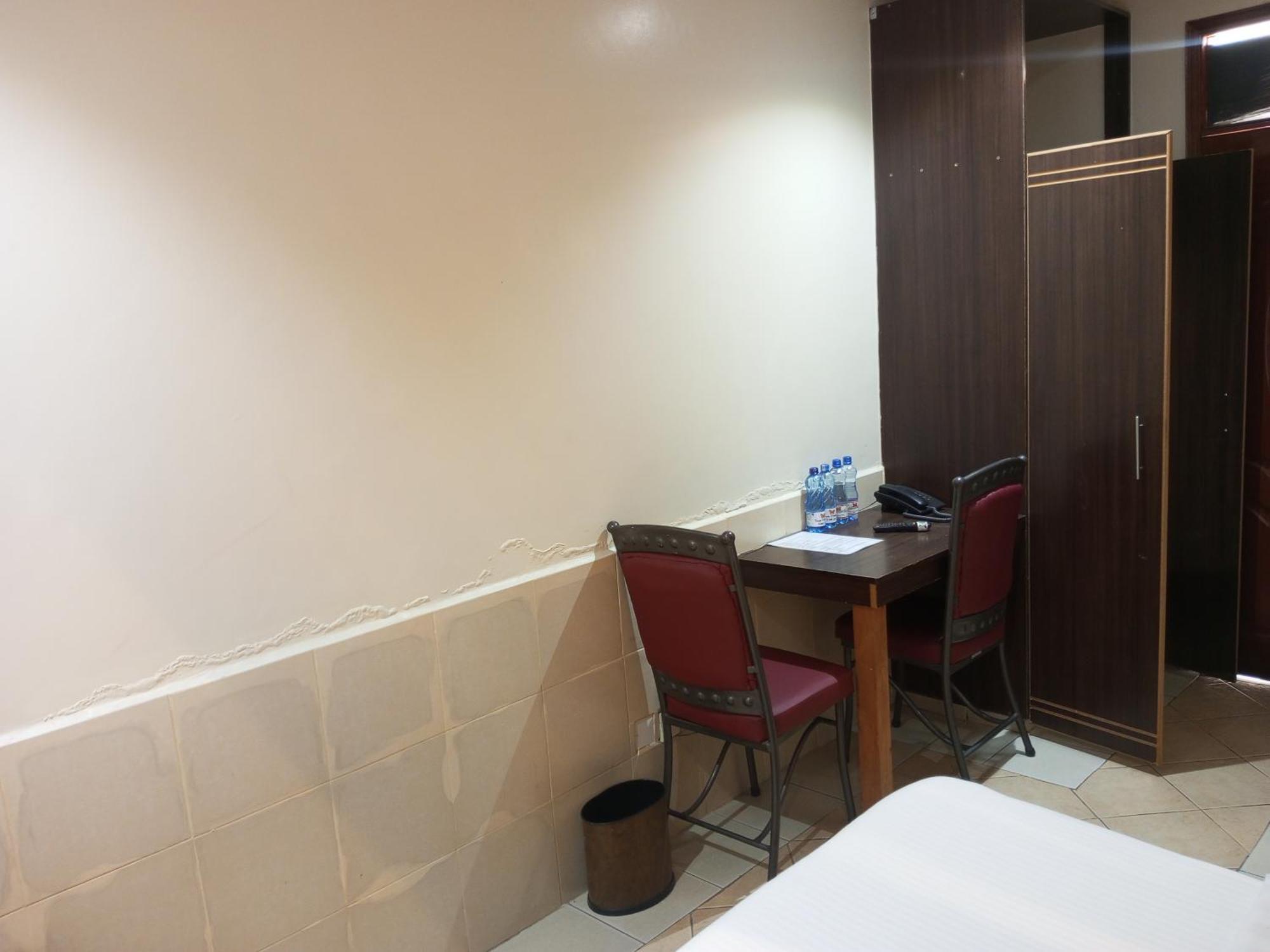 Fourth Parklands Hotel Nairobi Exterior photo