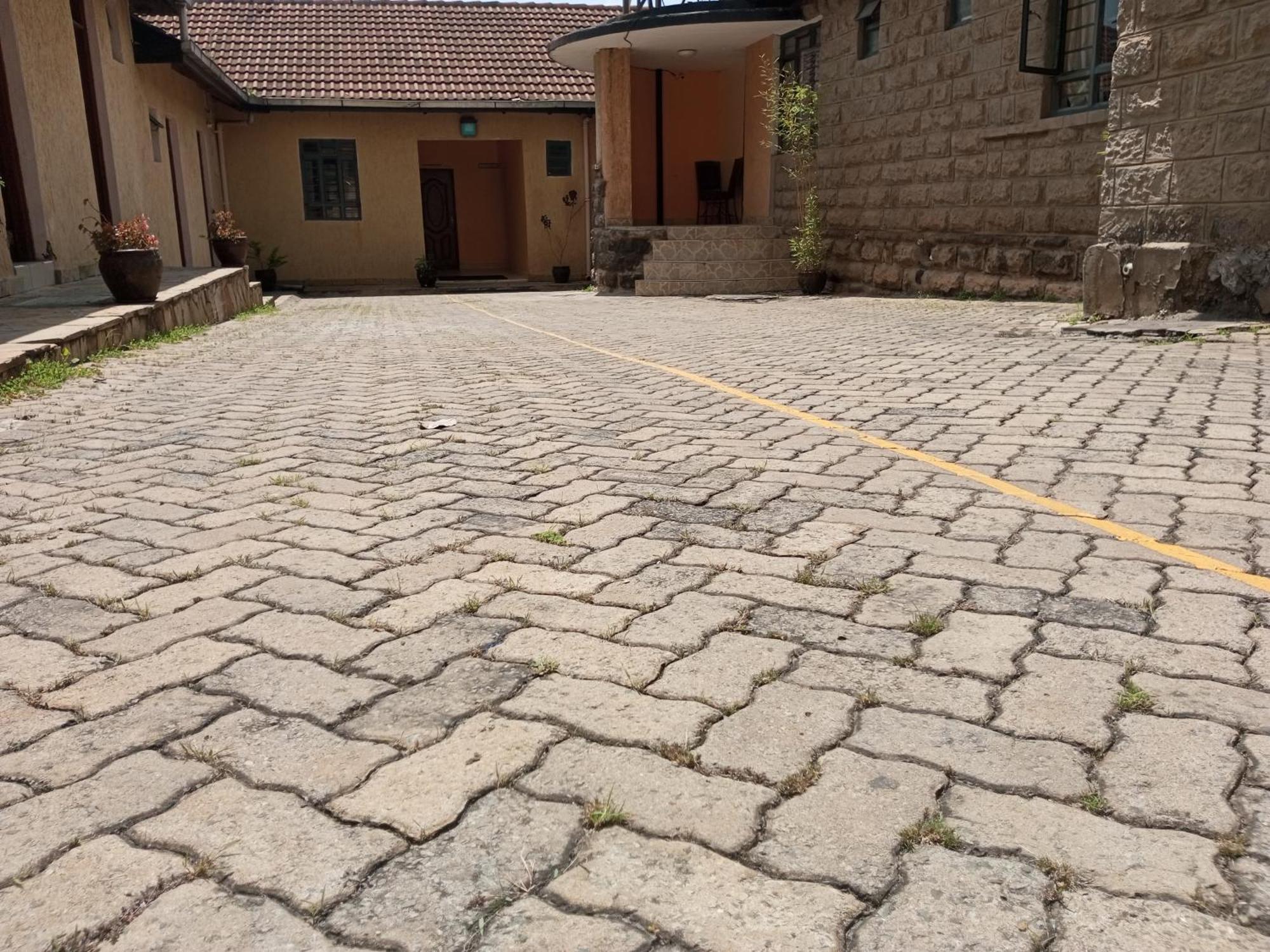 Fourth Parklands Hotel Nairobi Exterior photo