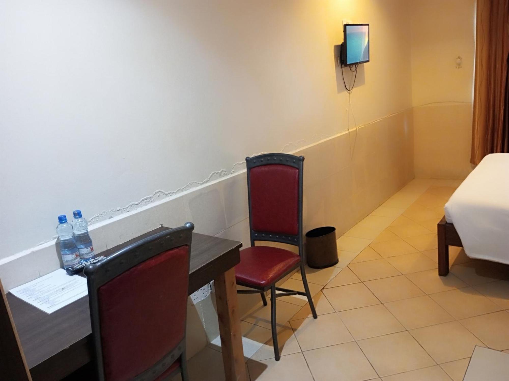 Fourth Parklands Hotel Nairobi Exterior photo